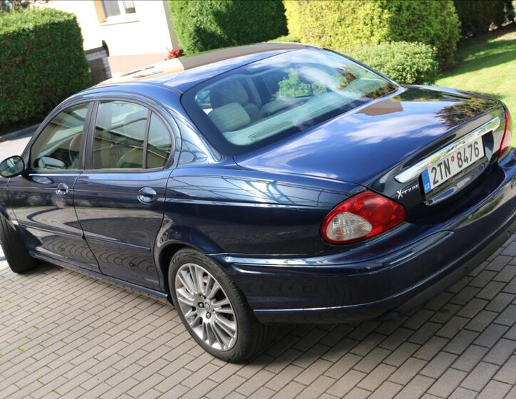 Jaguar X-Type Sedan 2,2 l 114 kw