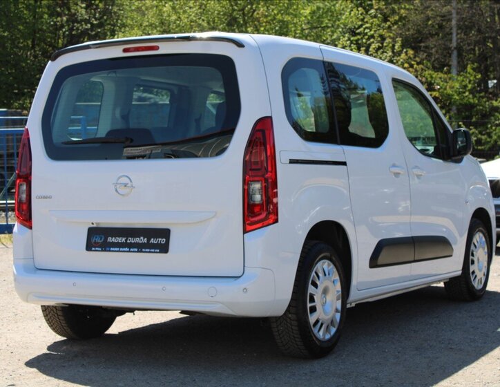Opel Combo MPV 1,2 l 96 kw
