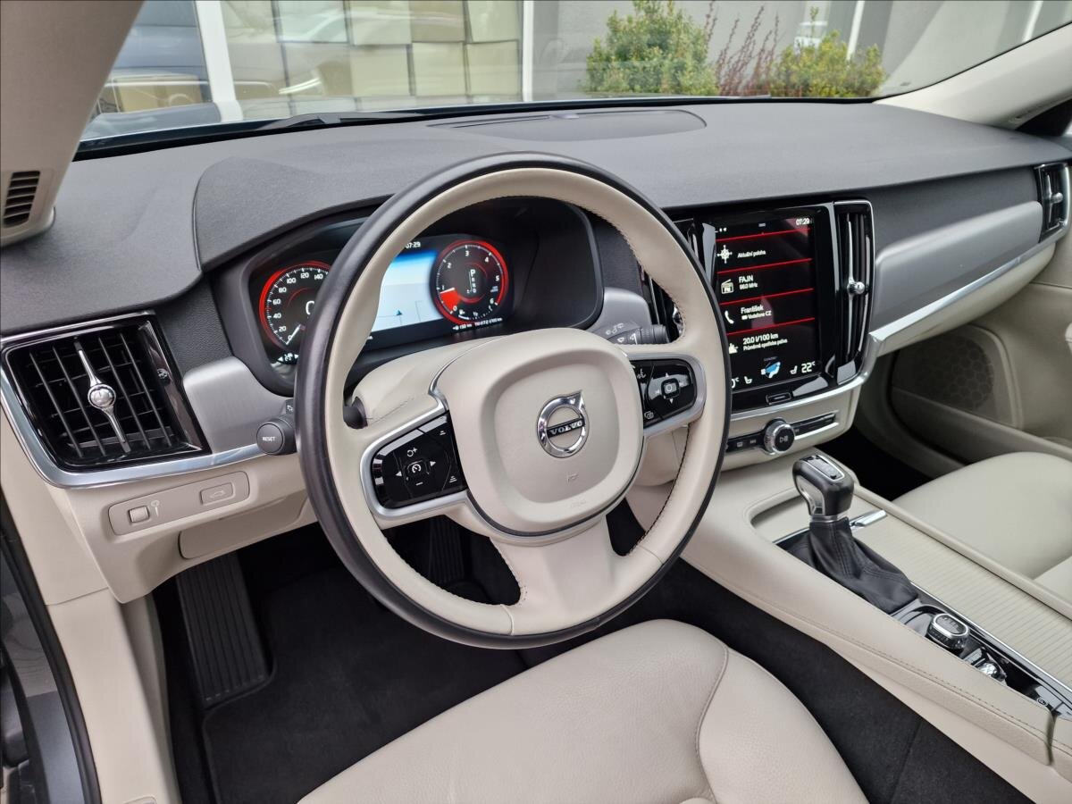 Volvo V90 Kombi 2,0 l 140 kw