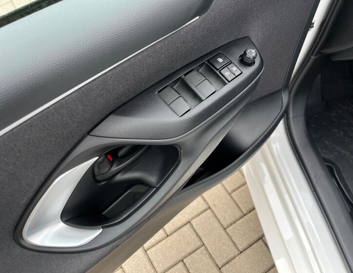 Toyota Yaris Hatchback 1,5 l 68 kw