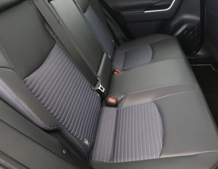 Toyota RAV4 SUV 2,5 l 131 kw