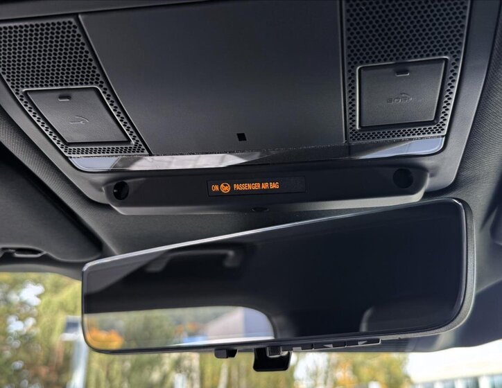 Land Rover Defender SUV 3,0 l 257 kw