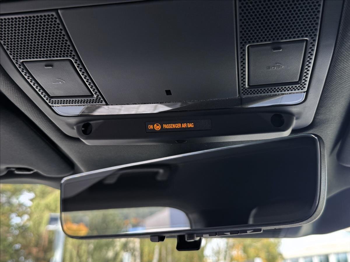 Land Rover Defender SUV 3,0 l 257 kw