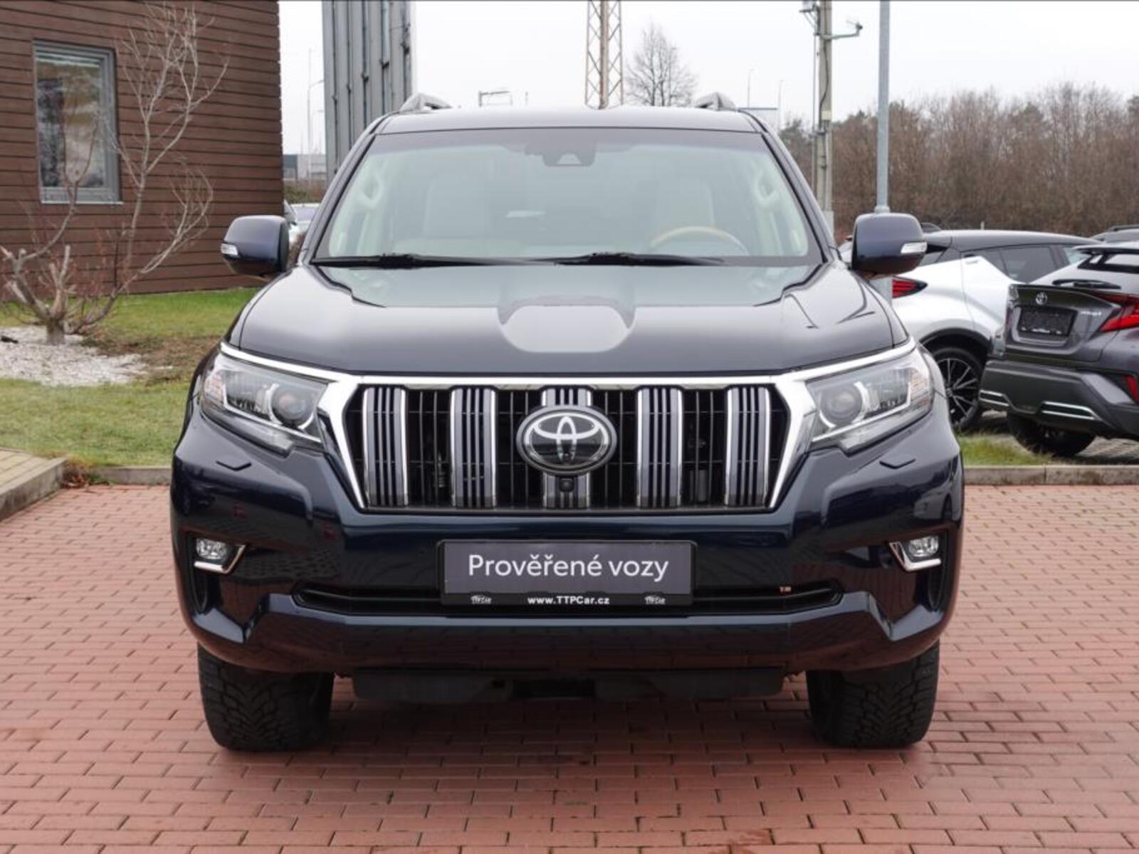 Toyota Land Cruiser 2