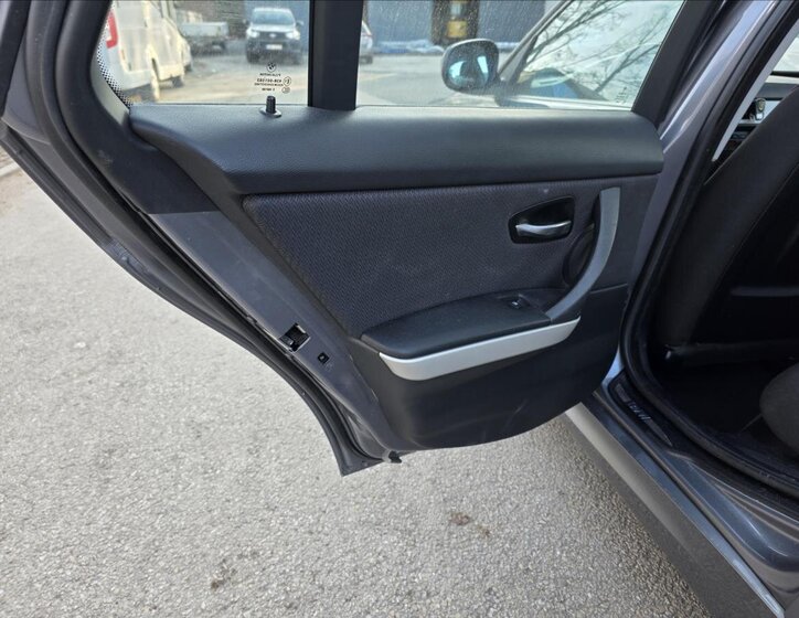 BMW Řada 3 Kombi 2,0 l 105 kw