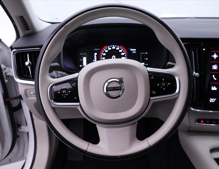 Volvo V90 20
