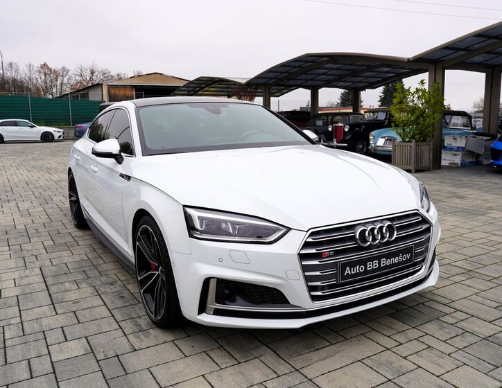 Audi S5 8