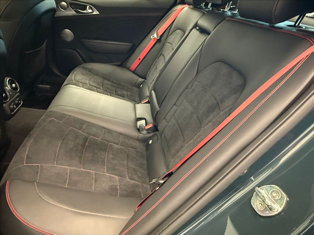 KIA Stinger Liftback 3,3 l 269 kw