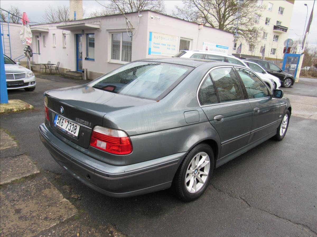 BMW Řada 5 Sedan / Limuzína 2,5 l 141 kw