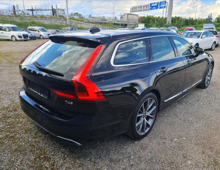 Volvo V90 5