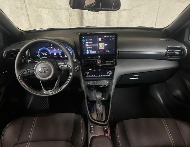 Toyota Yaris Cross 17