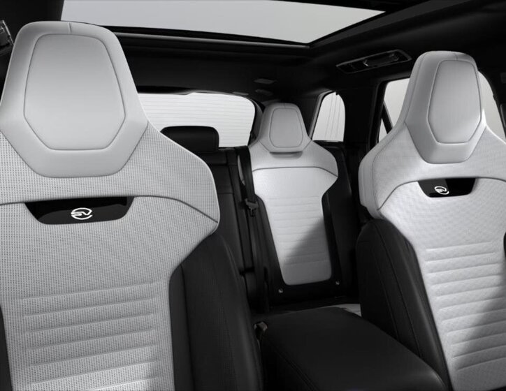 Land Rover Range Rover Sport SUV / Terénní 4,4 l 467 kw