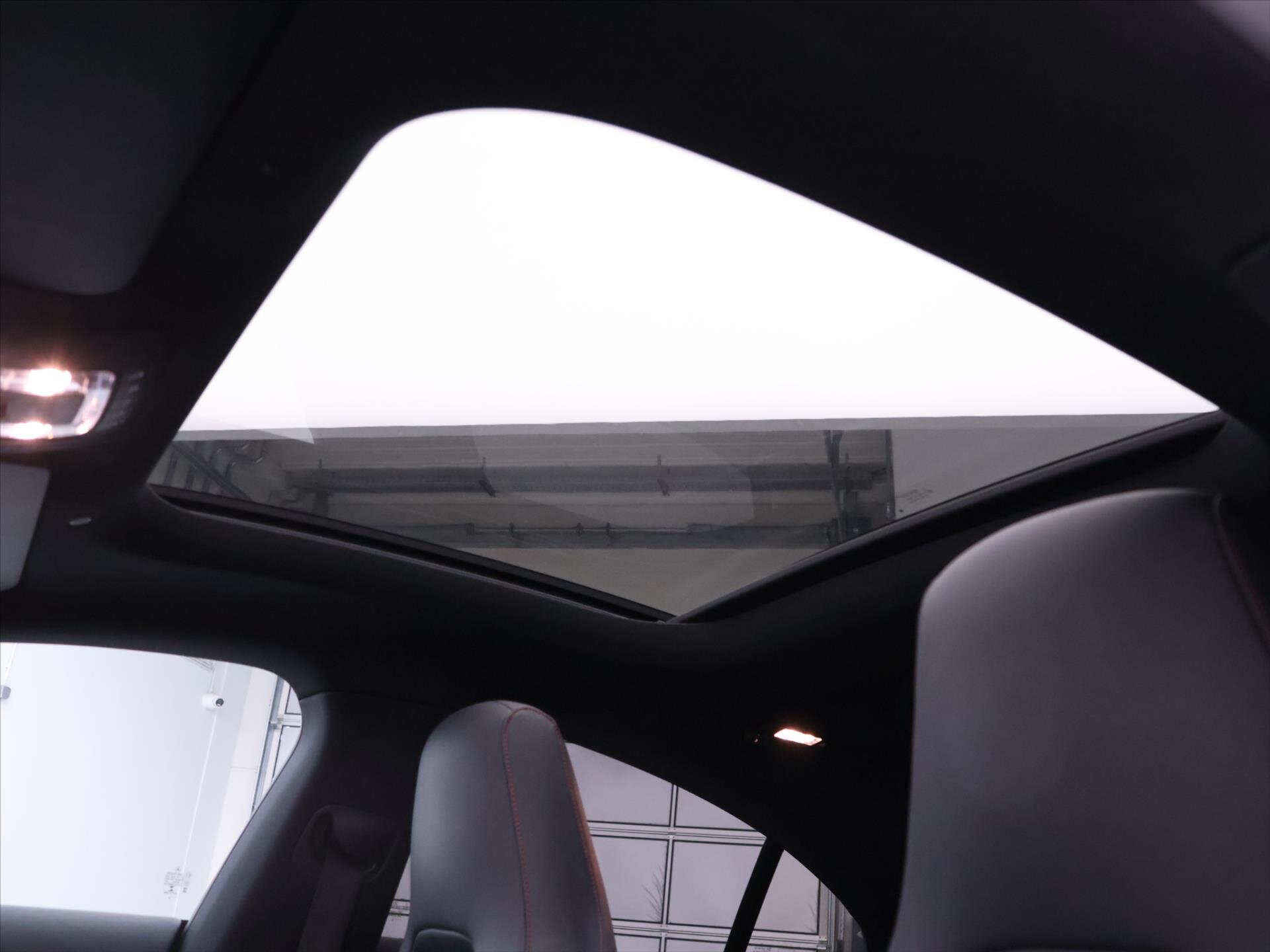 Mercedes-Benz CLA Sedan / Limuzína 2,0 l 140 kw