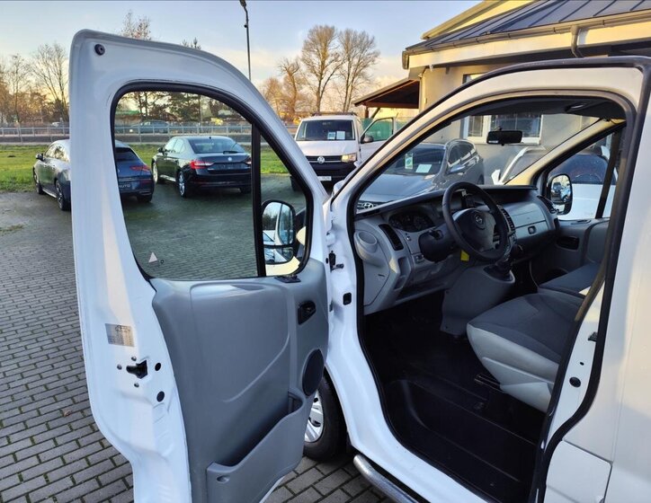 Opel Vivaro 14