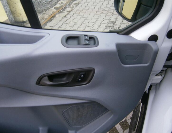 Ford Transit Valník 2,2 l 74 kw