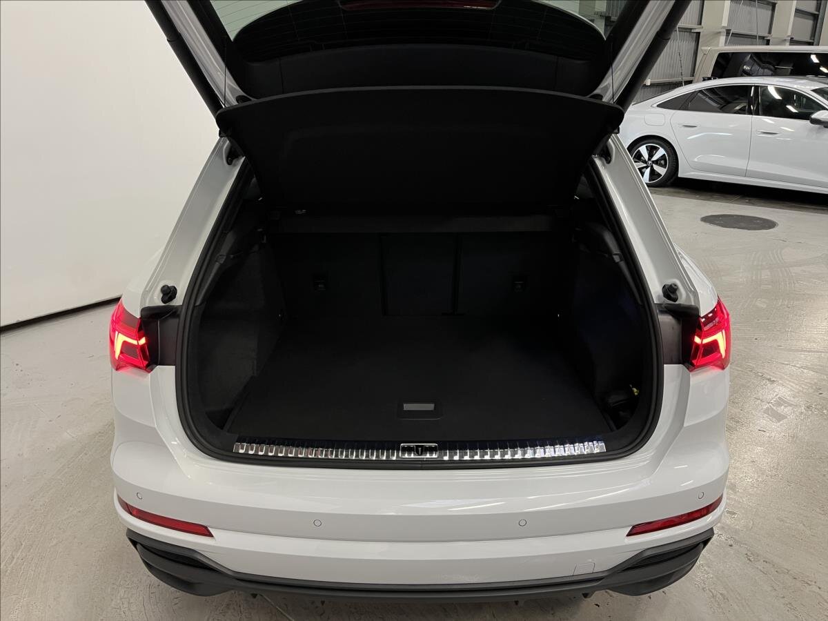 Audi Q3 SUV 1,5 l 110 kw