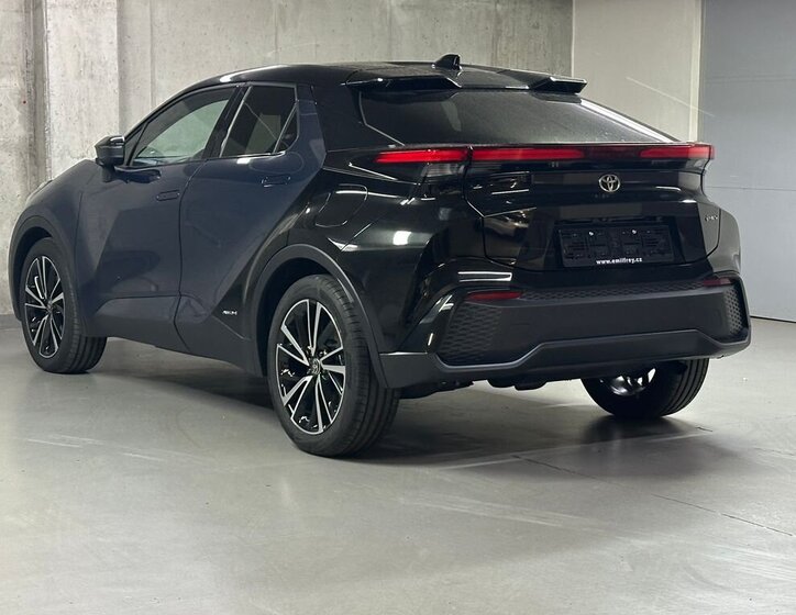 Toyota C-HR 7