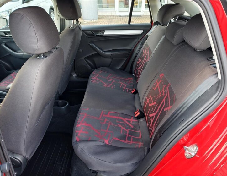 Škoda Rapid Hatchback 999,0 70 kw