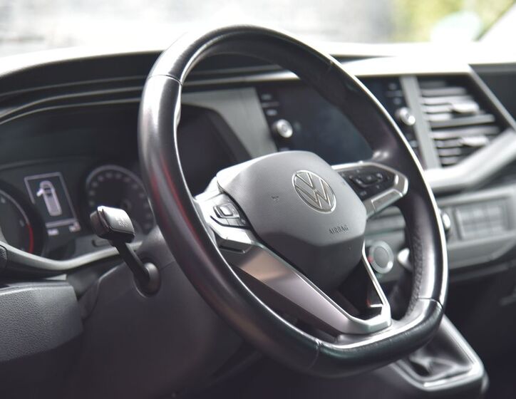 Volkswagen Multivan 12