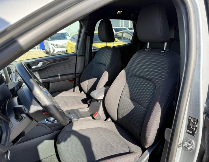 Ford Kuga SUV / Terénní 2,5 l 140 kw