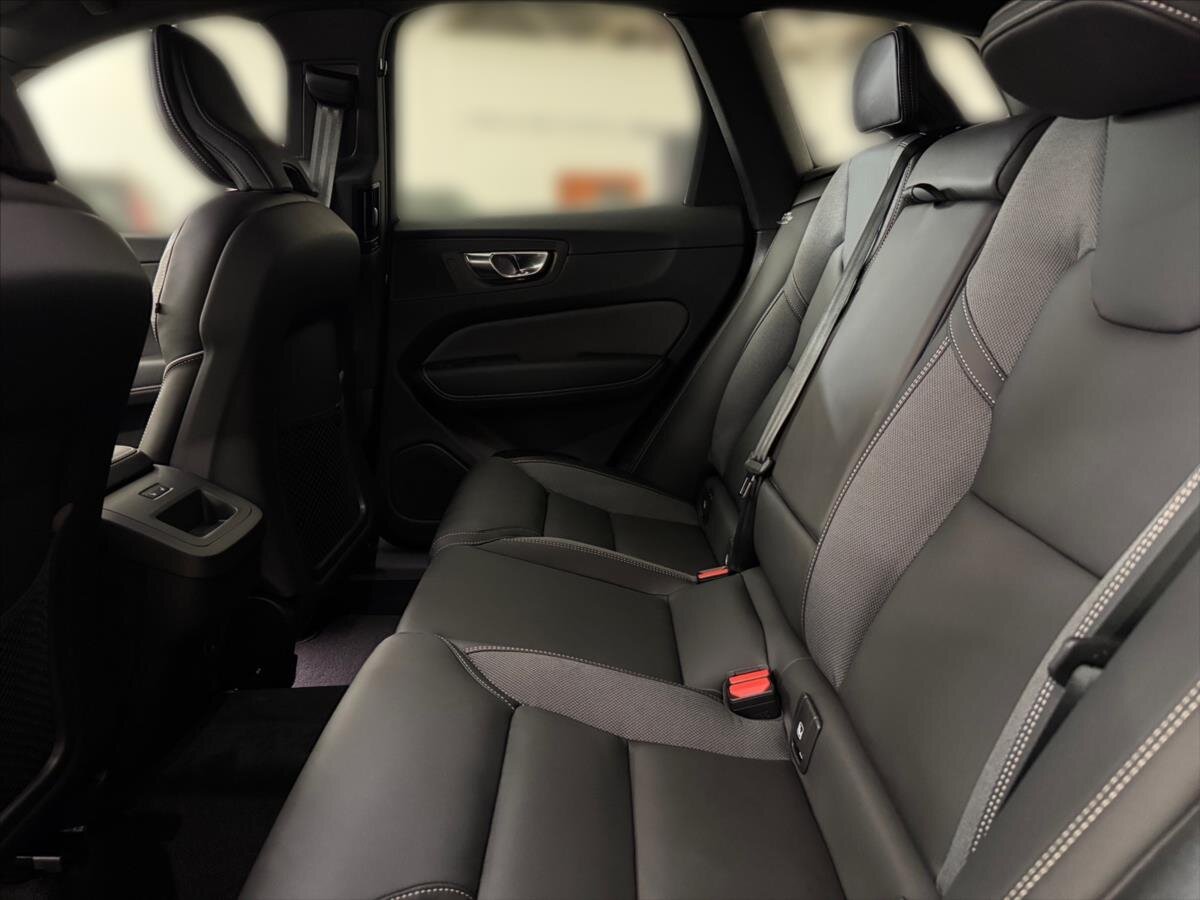 Volvo XC60 SUV / Terénní 2,0 l 184 kw