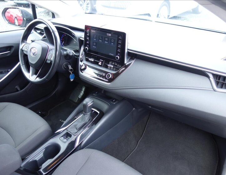 Toyota Corolla Sedan / Limuzína 1,6 l 97 kw