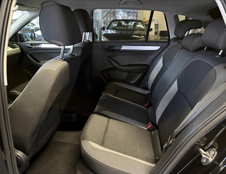 Škoda Rapid Hatchback 999,0 70 kw