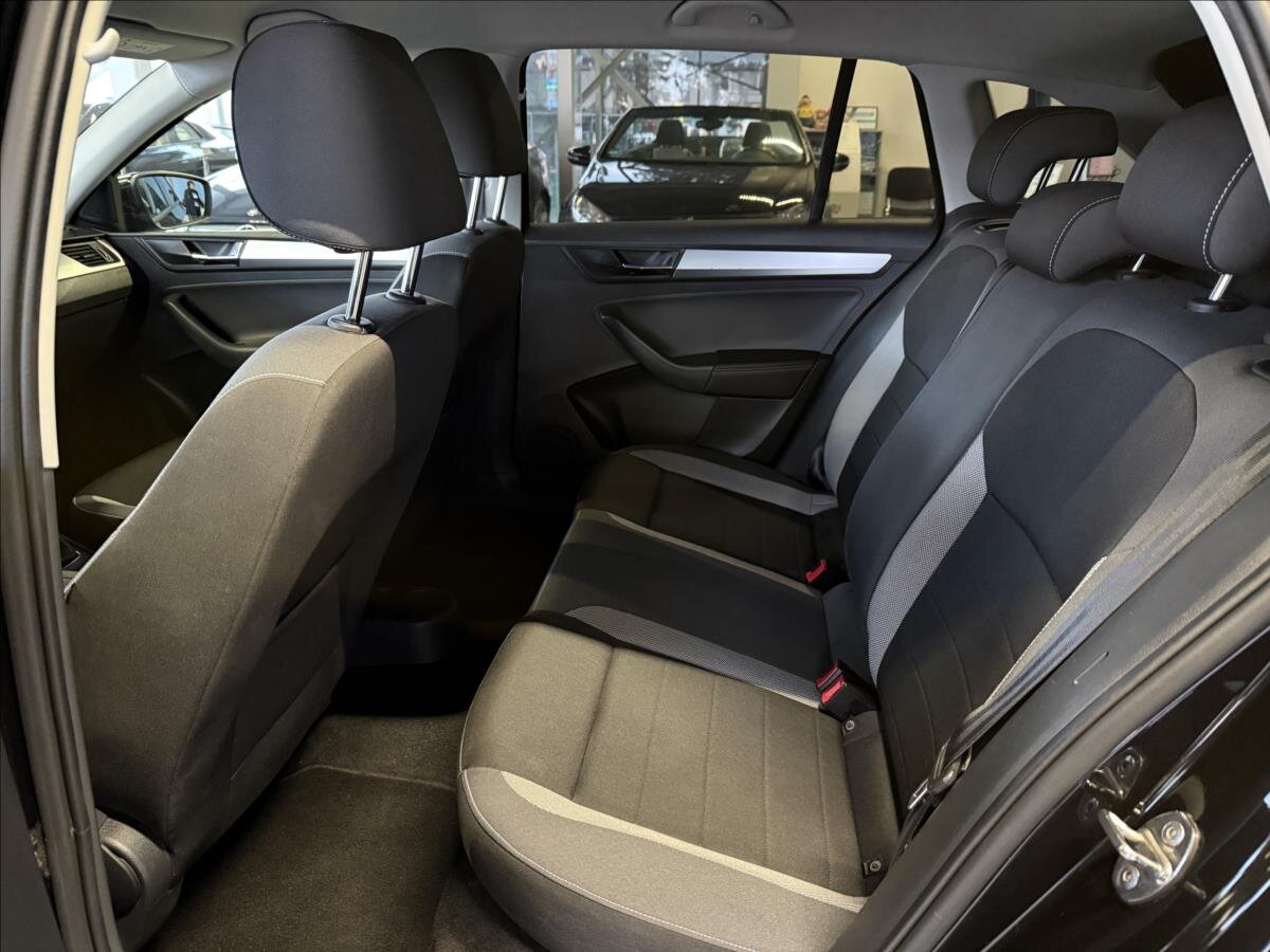 Škoda Rapid Hatchback 999,0 70 kw