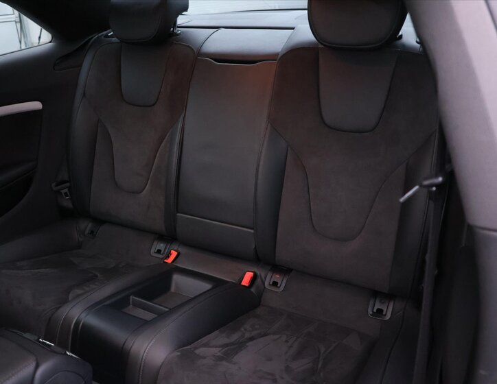 Audi S5 Sedan 3,0 l 245 kw