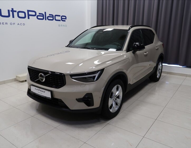 Volvo XC40 SUV 2,0 l 120 kw