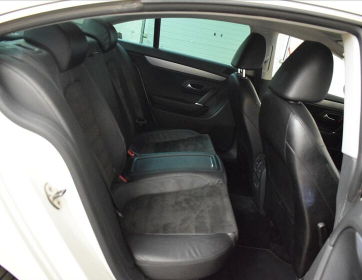 Volkswagen Passat CC Sedan 2,0 l 105 kw