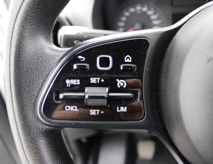 Mercedes-Benz Sprinter 13