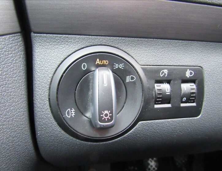 Volkswagen Touran Kombi 1,2 l 77 kw