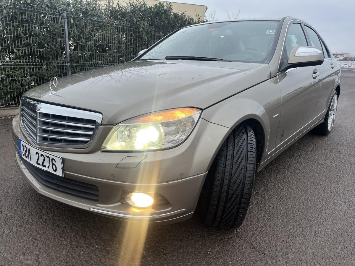Mercedes-Benz Třídy C Sedan / Limuzína 3,0 l 170 kw