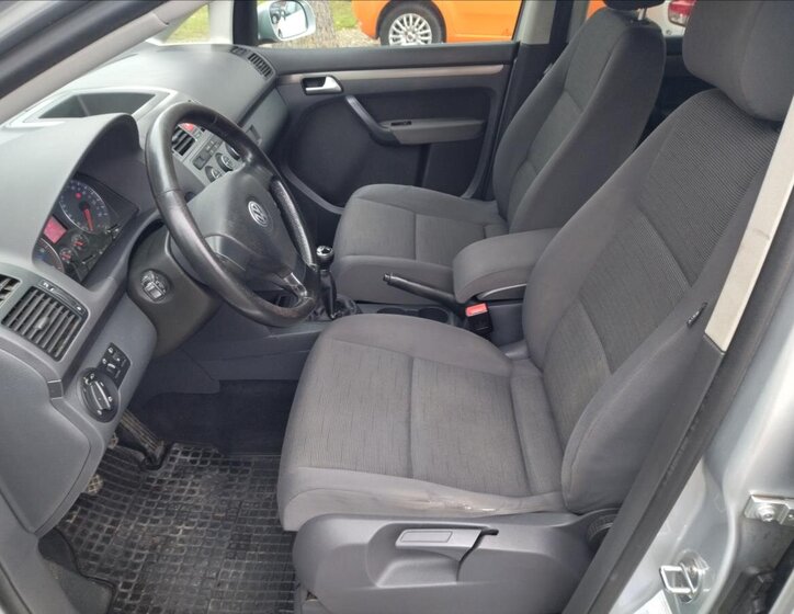 Volkswagen Touran 11