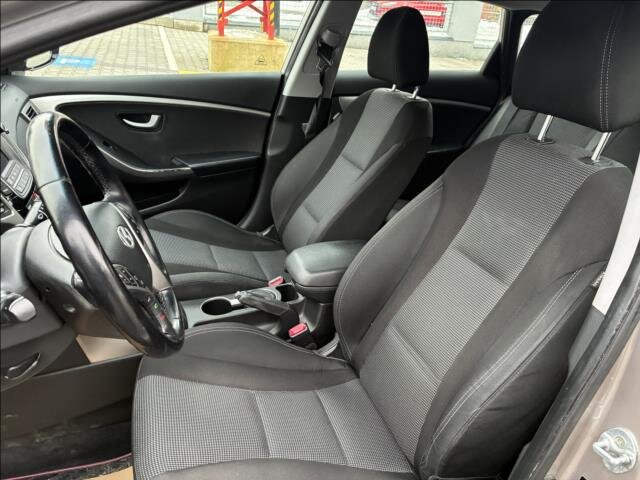 Hyundai i30 Kombi 1,6 l 99 kw