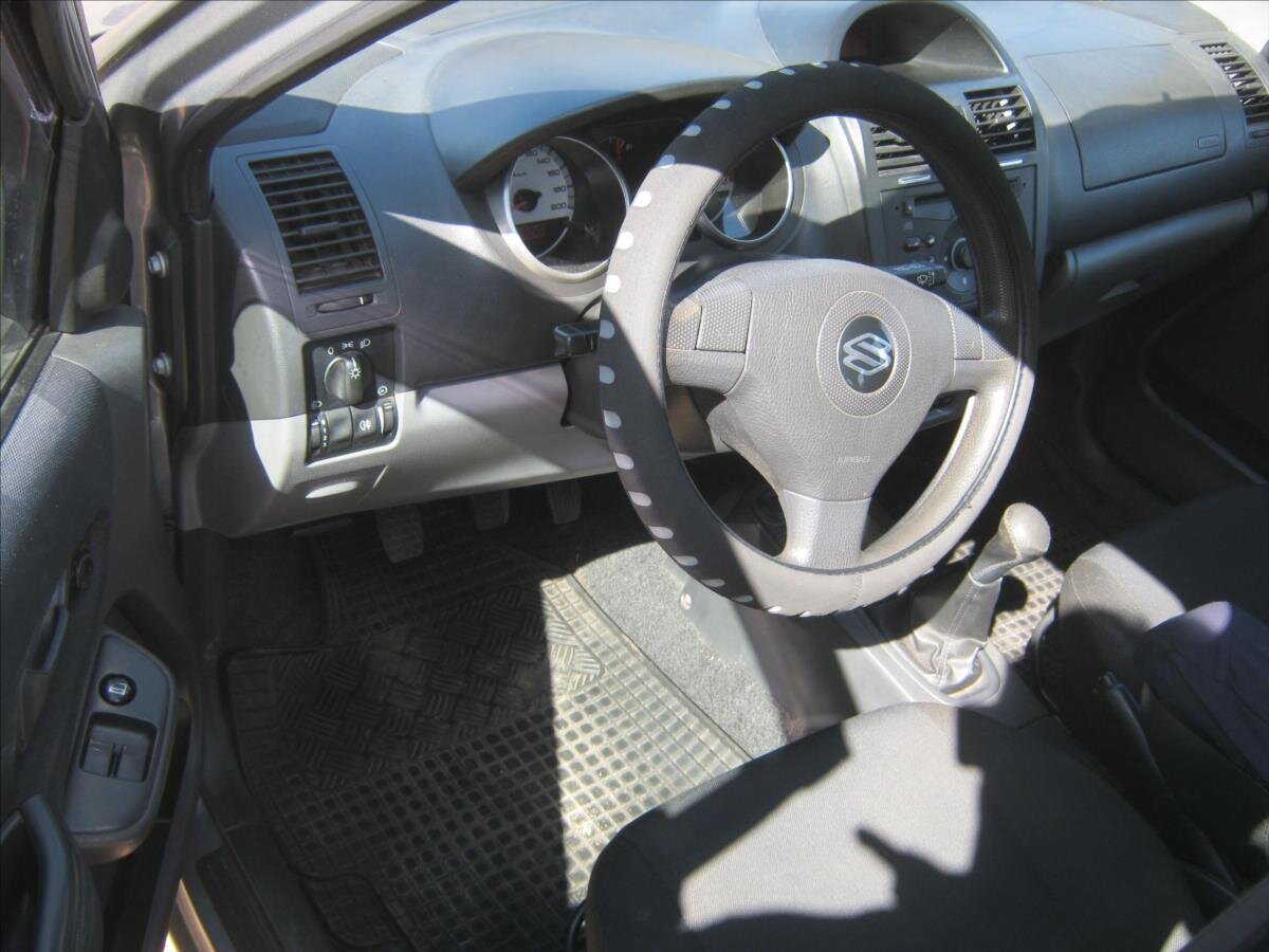 Suzuki Ignis Kombi 1,3 l 68 kw