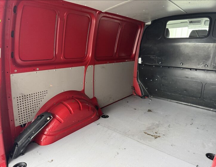 Volkswagen Transporter Skříň 2,0 l 110 kw