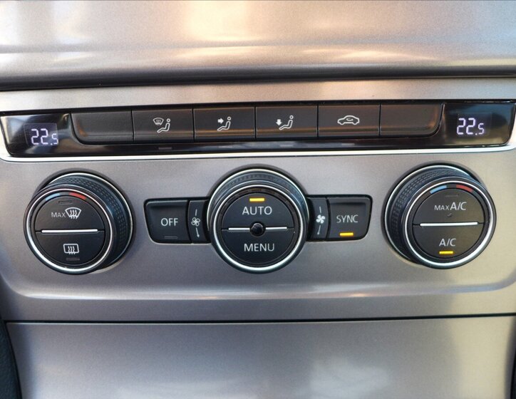 Volkswagen Golf Hatchback 1,2 l 63 kw