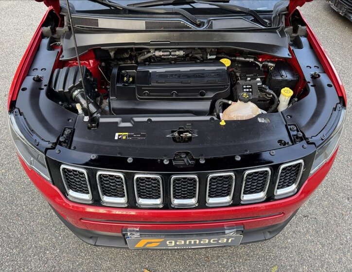 Jeep Compass SUV / Terénní 1,4 l 103 kw