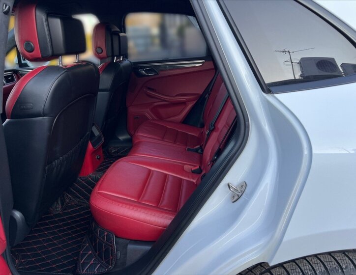 Porsche Macan SUV / Terénní 3,0 l 190 kw