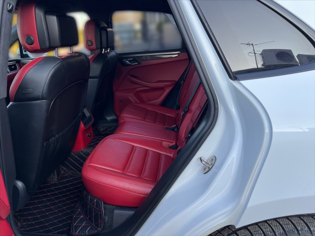 Porsche Macan SUV / Terénní 3,0 l 190 kw