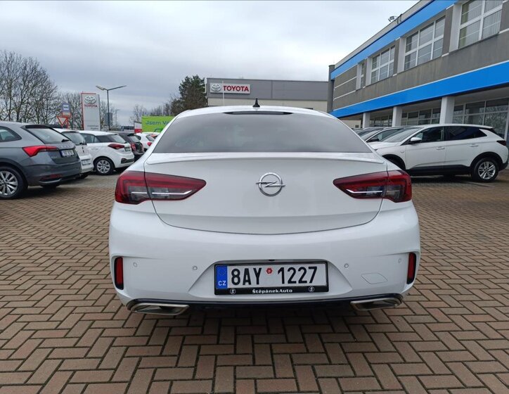 Opel Insignia Liftback 2,0 l 169 kw