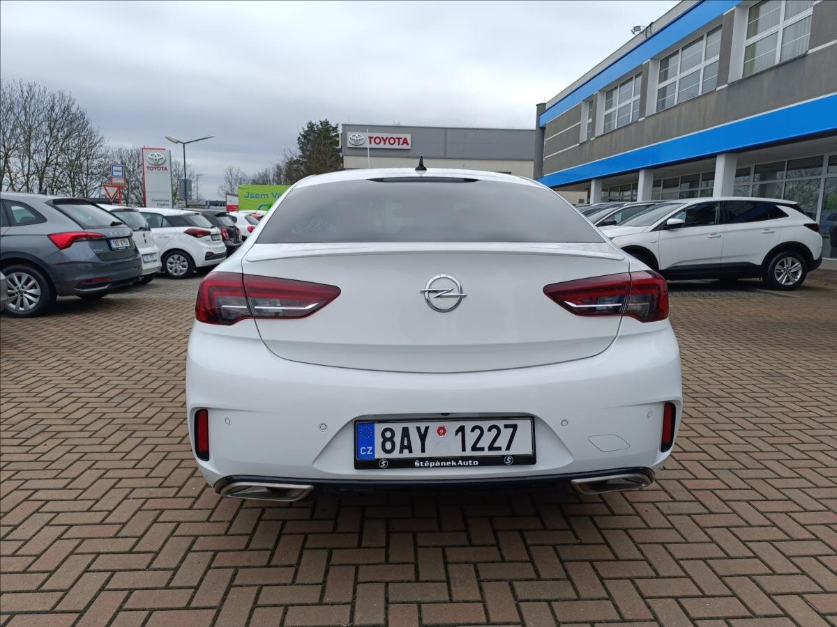 Opel Insignia Liftback 2,0 l 169 kw