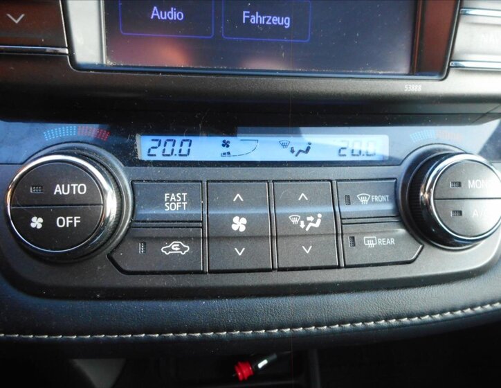 Toyota RAV4 SUV 2,0 l 111 kw