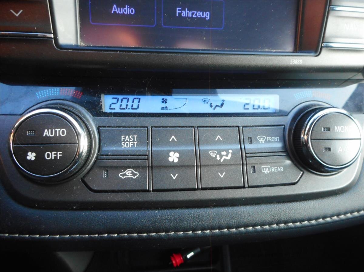 Toyota RAV4 SUV 2,0 l 111 kw