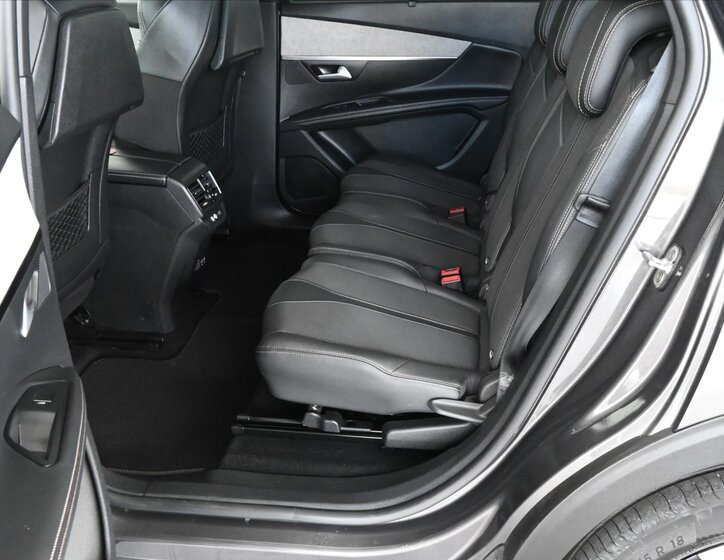 Peugeot 5008 11