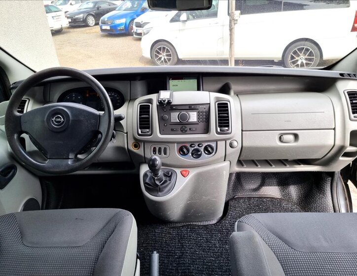 Opel Vivaro 20