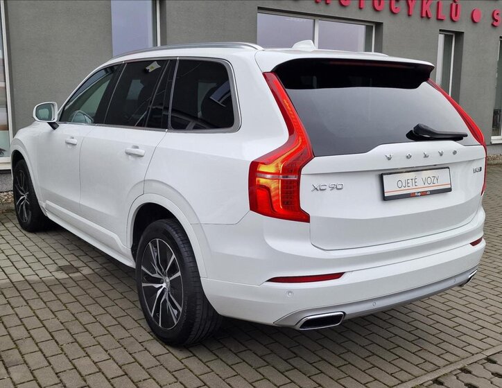 Volvo XC90 8