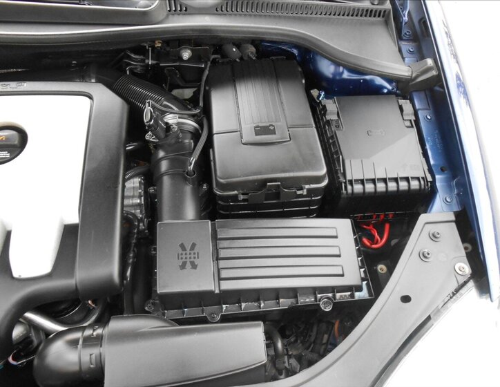 Volkswagen Jetta Sedan 2,0 l 103 kw